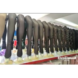 Lot de 300 Bas et Collants...