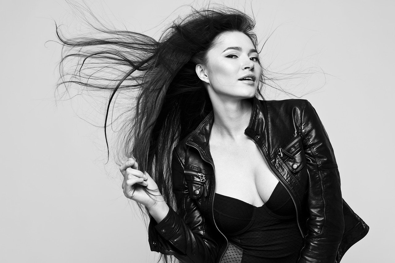 woman-g430202c3f_1280.jpg