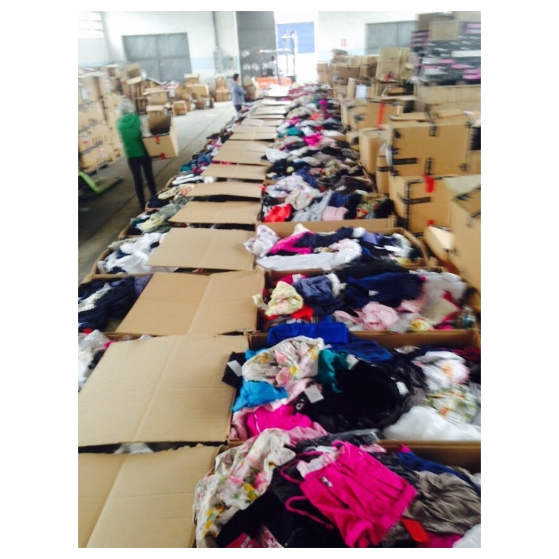 GROS LOT DESTOCKAGE - 3 000 Pièces de Lingerie Femme