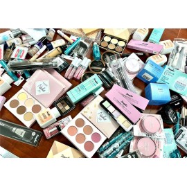 Lot de 500 cosmétiques deluxe , douglas, covergirl, bourjois, manhattan, maybelline, l'oréal, astor, max factor
