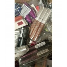 Lot de 1200 cosmétiques de...